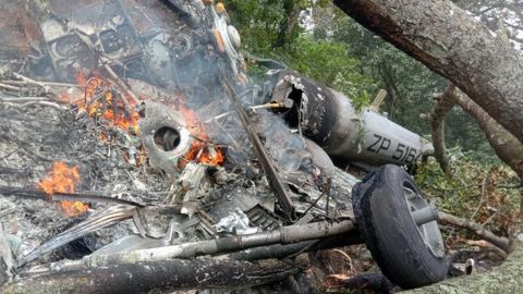 Перевозив начальника штабу&nbsp;оборони&nbsp;країни. В Індії розбився військовий вертоліт