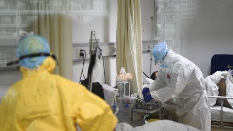 В США от COVID-19 умерли более 65 тысяч человек