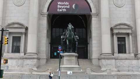 Символ расової дискримінації: в Нью-Йорку демонтують пам'ятник Рузвельту