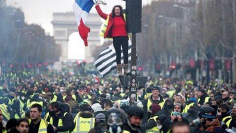 У Парижі розпочався марш "жовтих жилетів"