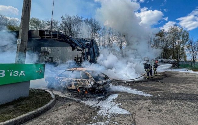 Чи дійсно на трасі Харків-Полтава "знищені всі АЗС": відповідь Синєгубова