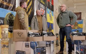 "Українська команда" передала 53 ОМБр сіткомети проти дронів та потужні генератори