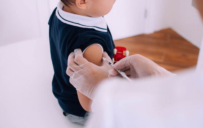 Календар щеплень не тільки для дітей: від яких хвороб варто вакцинуватися дорослим