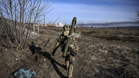 Самые боеспособные подразделения России несут потери, восстановление будет долгим, - разведка Британии