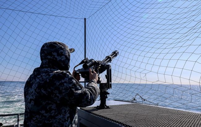 ВМС Украины уничтожили российские объекты на буровой установке "Сиваш" (видео)