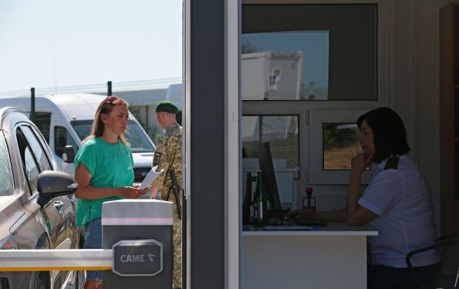 На кордоні з Польщею призупинив роботу один з пунктів пропуску