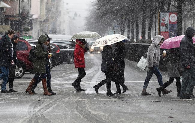 Погода на сьогодні: в Україні сніг з дощем, температура до +10