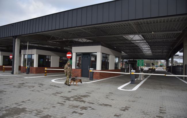 ЧП на границе с Польшей: базы данных "легли", поезда замедляются