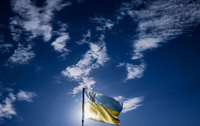 В оккупированном Донецке подняли украинский флаг (фото)