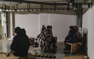 У Києві оголосили тривогу та лунають вибухи: столиці під ударом дронів