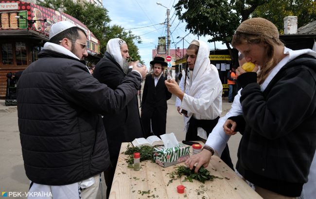 В Умани тестируют пилотную систему по уплате туристического сбора для паломников