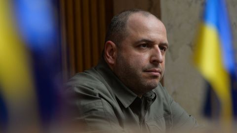 Умеров обсудил с министром обороны Франции производство оружия в Украине