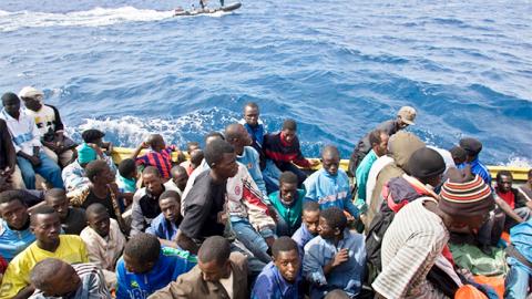 Frontex попередила про нові маршрути біженців в Європу