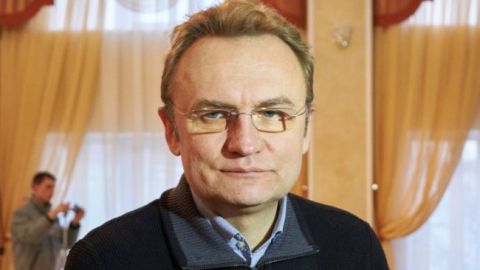 Садовий розповів про пропозицію Порошенка зняти сміттєву блокаду зі Львова