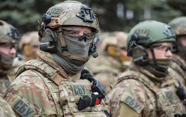 Военные передали СБУ россиянина, который был задержан после боя в Луганской области