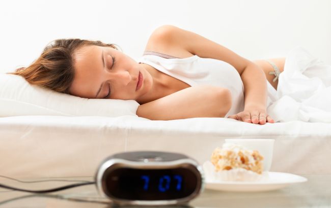 Експерти назвали 2 продукти, які допоможуть заснути за лічені хвилини