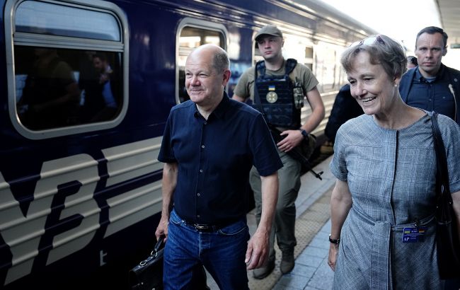 Шольц во время визита в Киев: помогать будем сколько потребуется