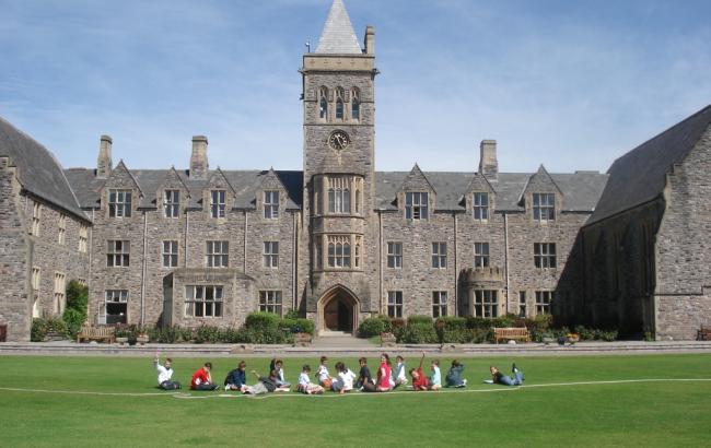 Чому англійські школи - найкращі у світі?