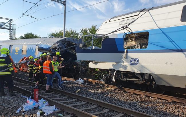 В Чехии столкнулись два поезда: десятки пострадавших