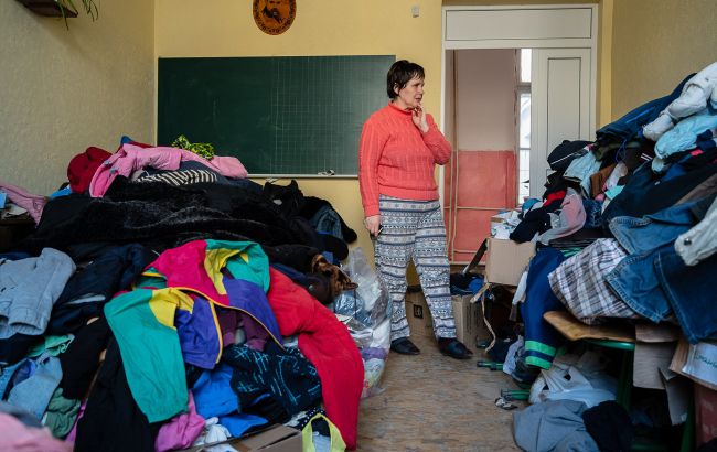 Банки одягу: що це таке та як отримати теплі речі