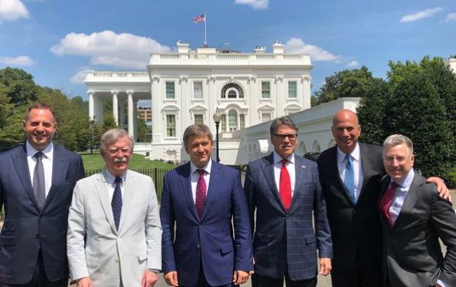 Данилюк и Болтон обсудили восстановление территории Украины