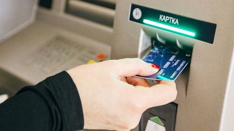 Аферисти знайшли новий спосіб крадіжки грошей з банківських карт