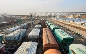 Уряд закликали негайно скасувати рішення про підвищення вантажних залізничних тарифів