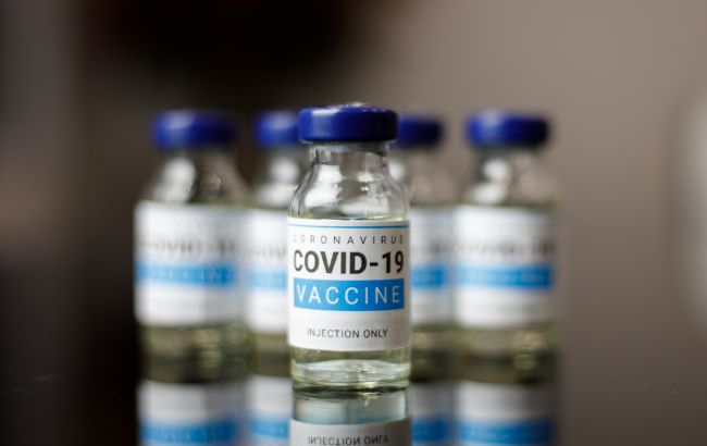 Канада почала масову вакцинацію від COVID-19