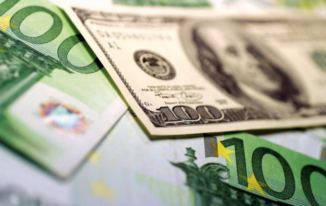 Наличный курс доллара в продаже повысился до 24,96 гривен