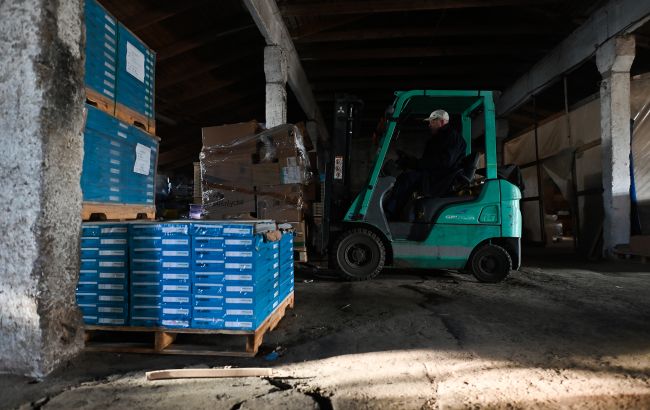 США спалять 500 тонн їжі для голодних дітей - замість того, щоб передати її нужденним