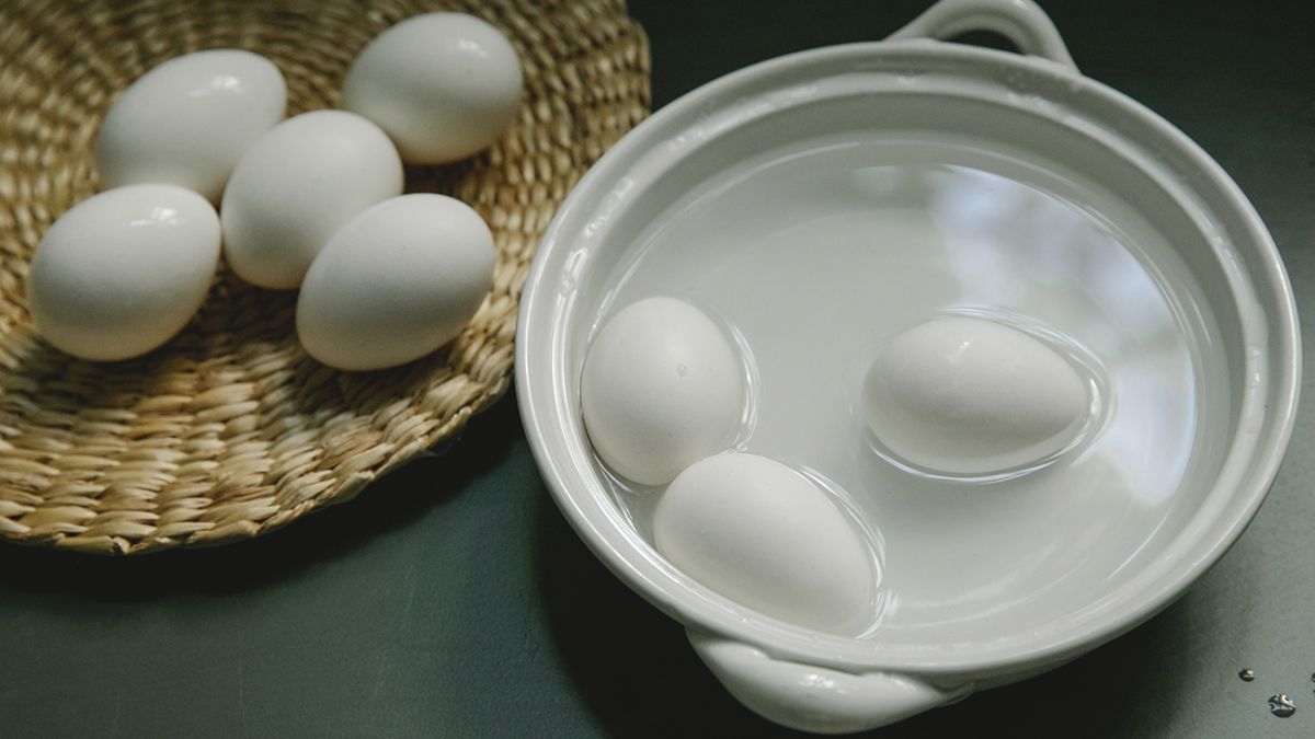 Скільки варити яйця Якщо покласти в гарячу воду?