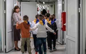 Запрет русского на переменах? В МОН объяснили, почему тотальный контроль не сработает