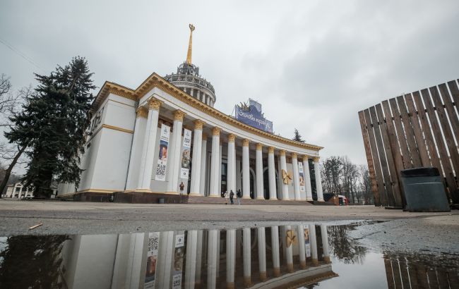 Серп и молот на ВДНХ: почему до сих пор не демонтировали символы СССР и что с ними будет дальше