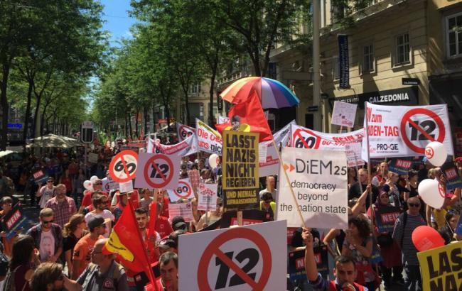 В Австрії десятки тисяч людей протестували проти змін до трудового законодавства