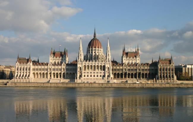 Парламент Венгрии не поддержал законопроект о запрете на расселение беженцев в стране