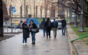 Пилова буря і град накрили Київ та область (відео)