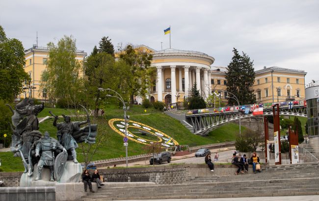 Весна закінчиться холодом: яка погода буде на вихідних і коли в Україну повернеться тепло