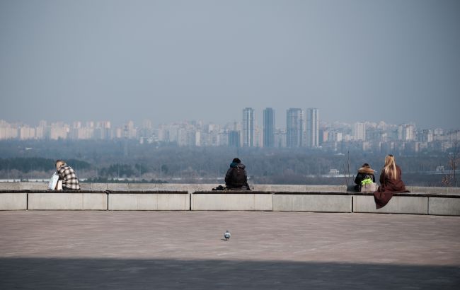 Синоптик дала прогноз погоды на завтра и предупредила о сильном ветре