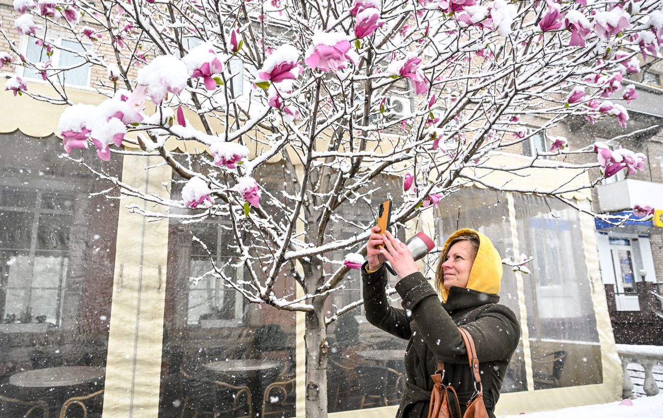 Сніг у квітні - не норма? Що відбувається з погодою і чи принесе травень потепління