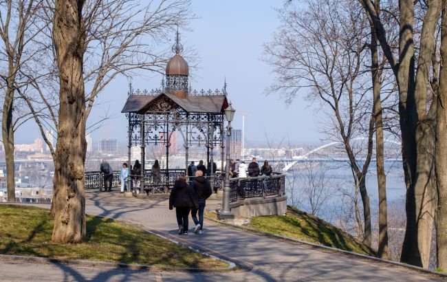 Качество воздуха в Киеве ухудшилось: кто из людей в зоне риска и где ситуация самая сложная