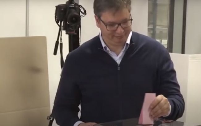 У Сербії на парламентських виборах перемагає партія президента Вучича