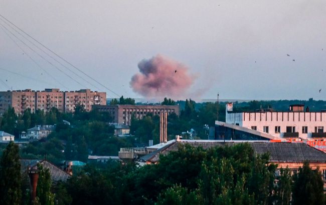 В окупованому Донецьку чують численні вибухи