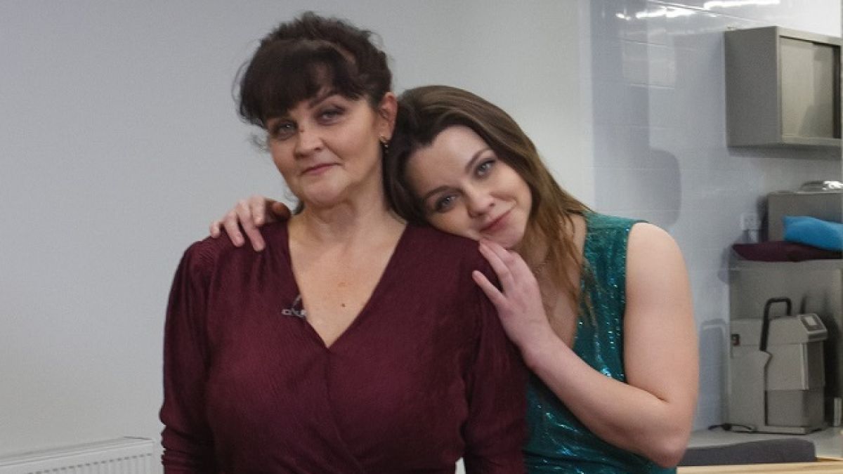 "Приехала стесняться": "пацанку" Владу Роговенко навестила мама