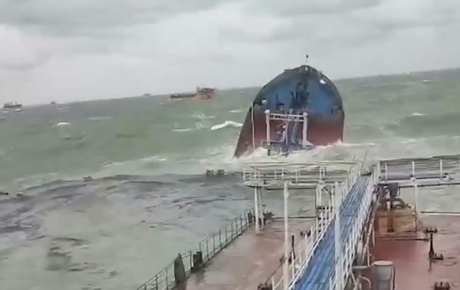 Аварийные танкеры демонстрируют риски старения "теневого флота" России, - Reuters