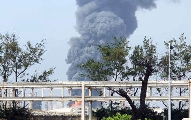 На Тайване эвакуировали 10 тыс. человек в результата взрыва на заводе