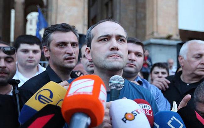В Грузии суд арестовал одного из организаторов акций протеста в Тбилиси