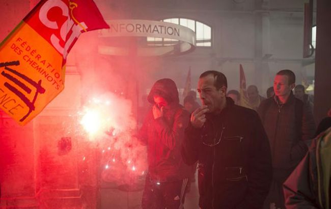 Забастовка во Франции: на пути вышли только 12% скоростных поездов