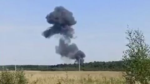 Под Москвой разбился военный самолет, на борту были три человека