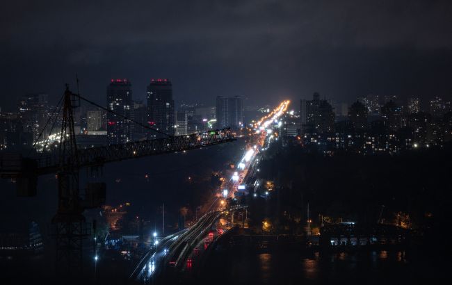 Світло вимикатимуть по всій Україні: які обмеження застосують 18 жовтня