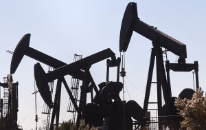 Нафта дорожчає через нове загострення між США та Іраном